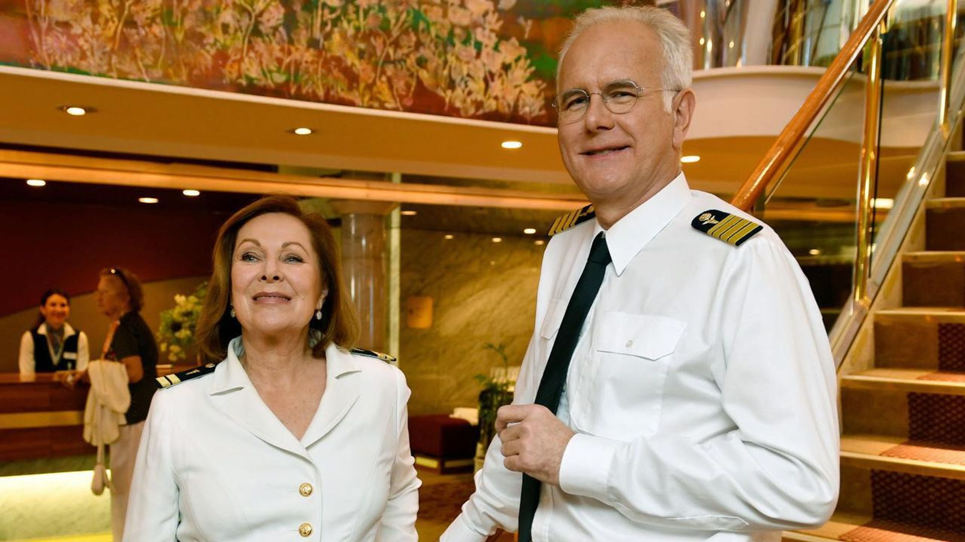 Das Traumschiff background