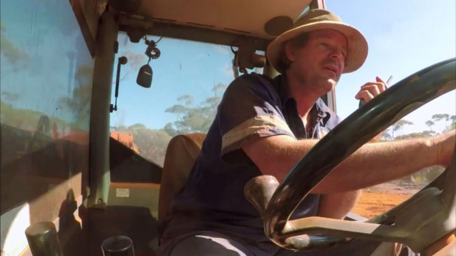 Aussie Gold Hunters background