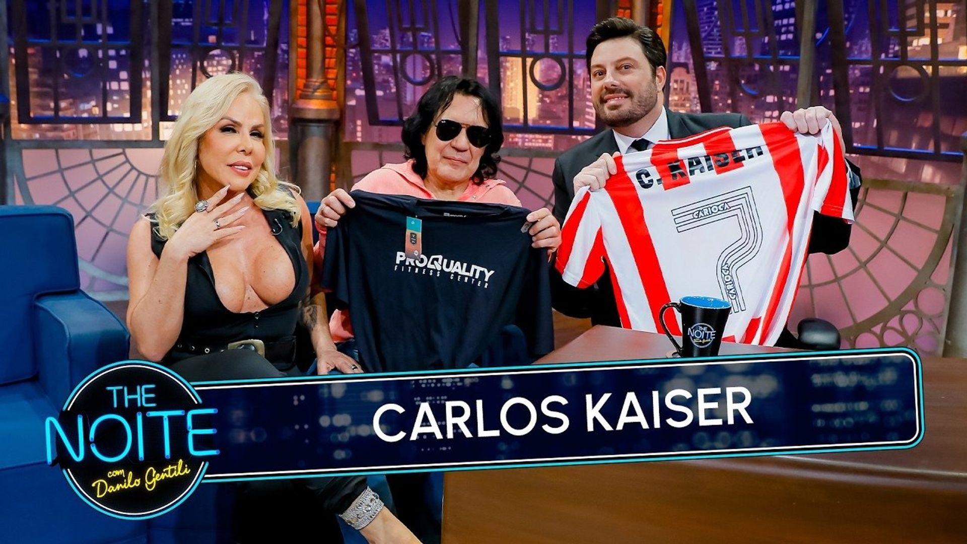The Noite com Danilo Gentili background