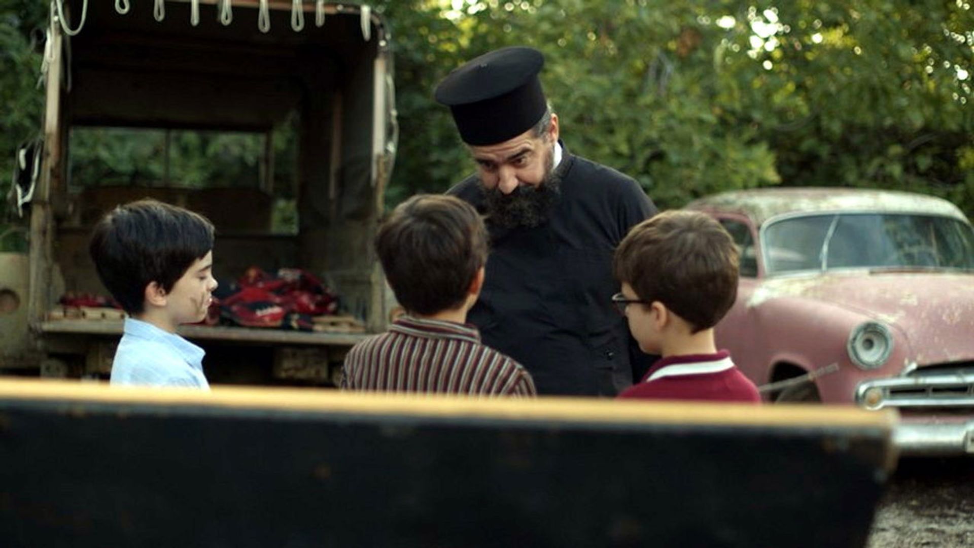 Ta kalytera mas hronia background