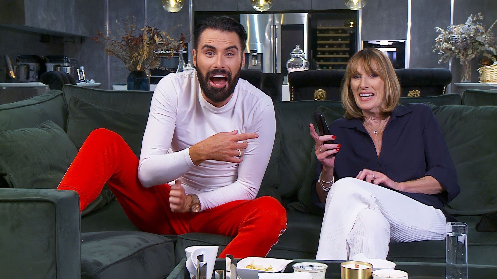 Celebrity Gogglebox background