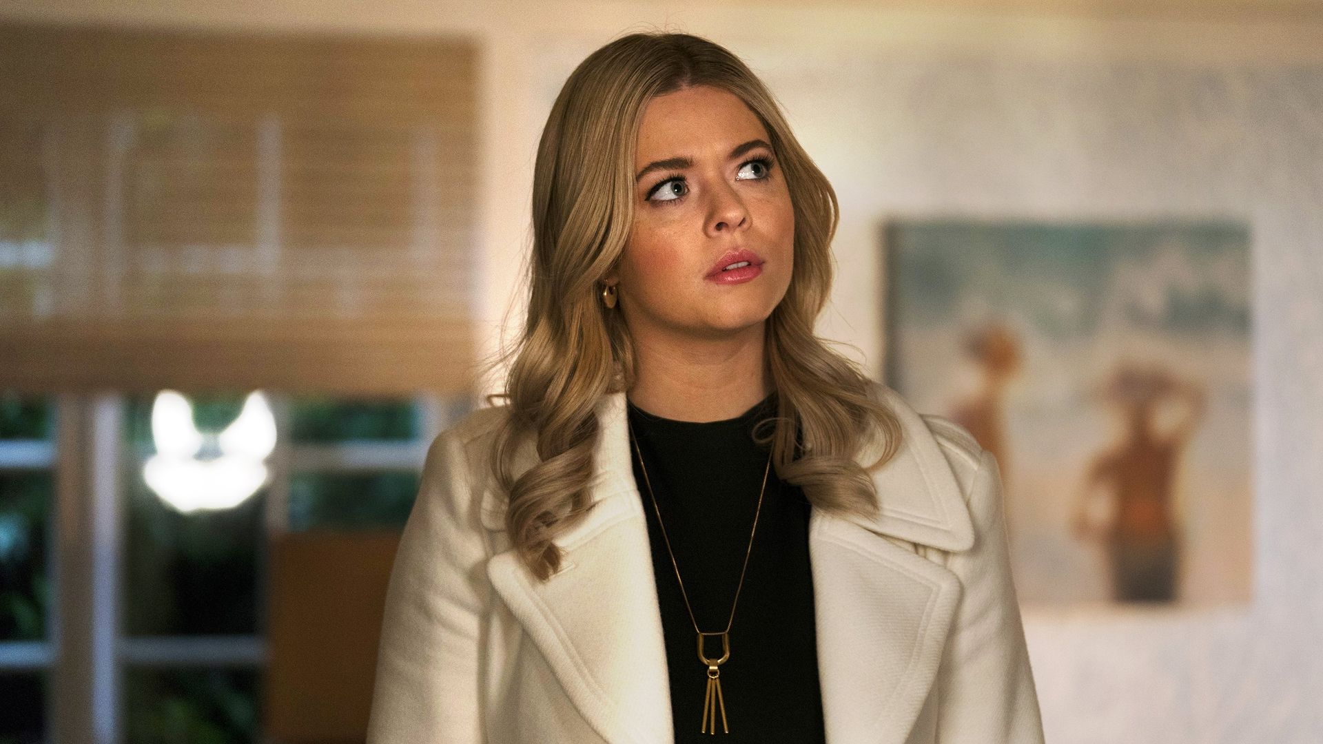 Pretty Little Liars: The Perfectionists background