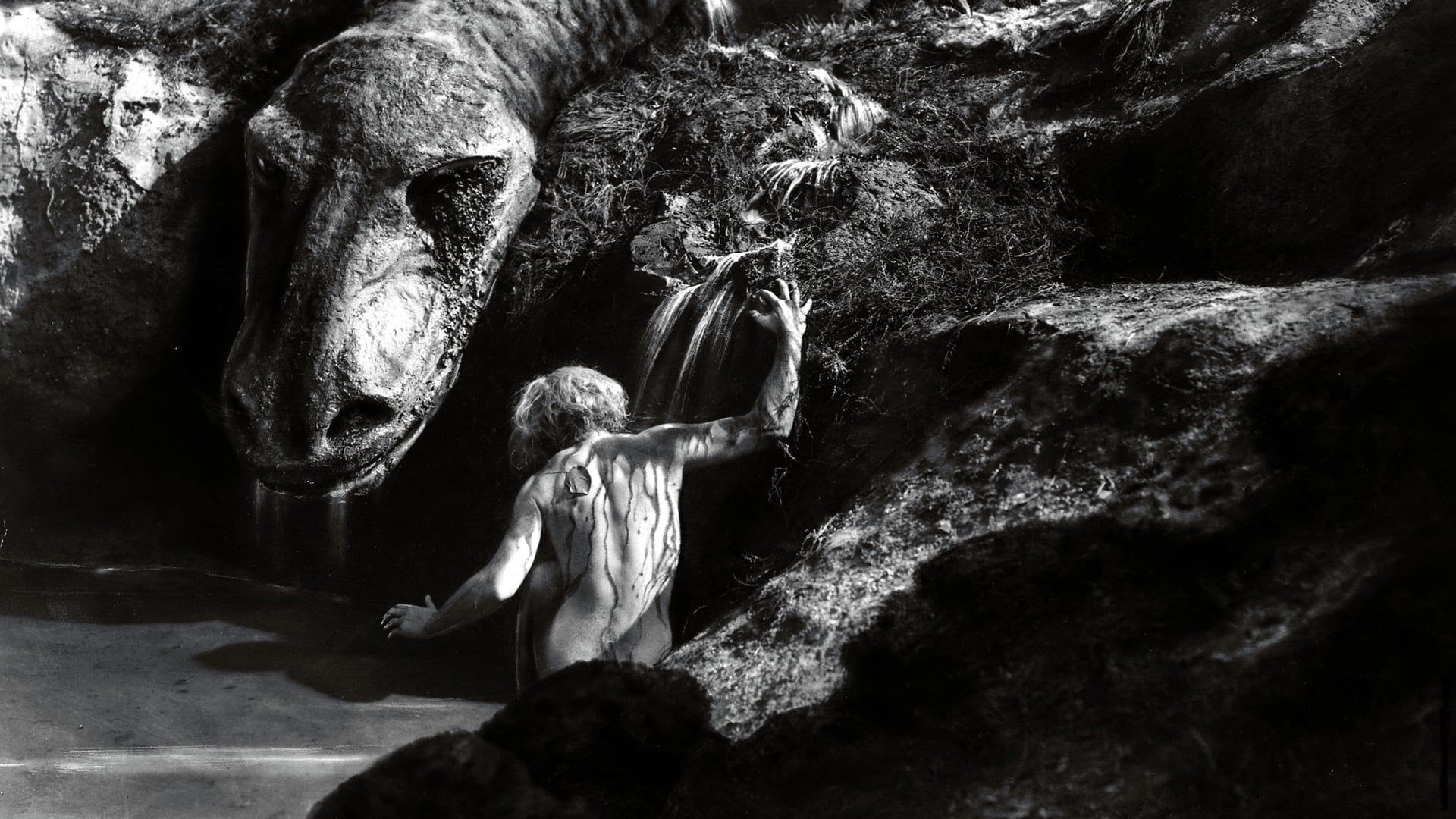 Die Nibelungen: Siegfried background