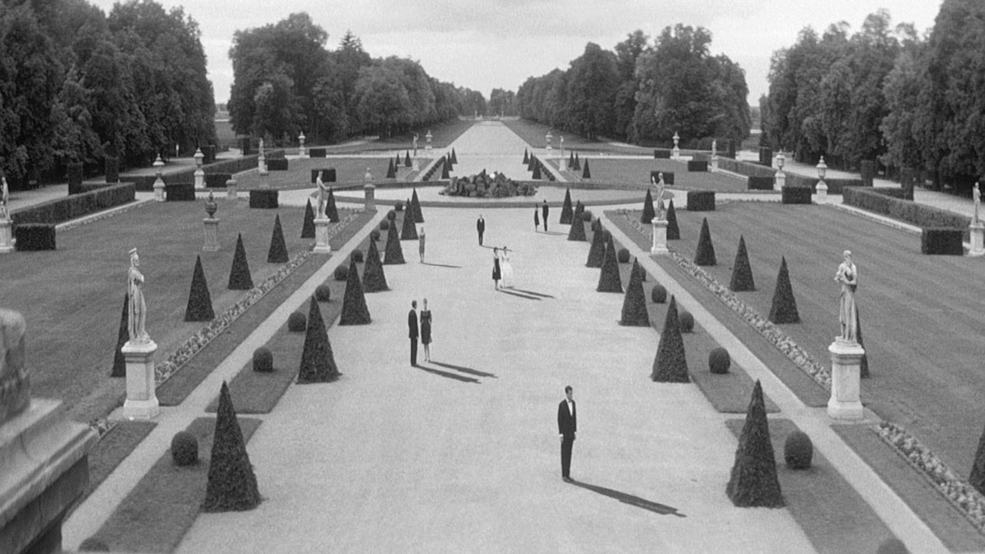 Last Year at Marienbad background
