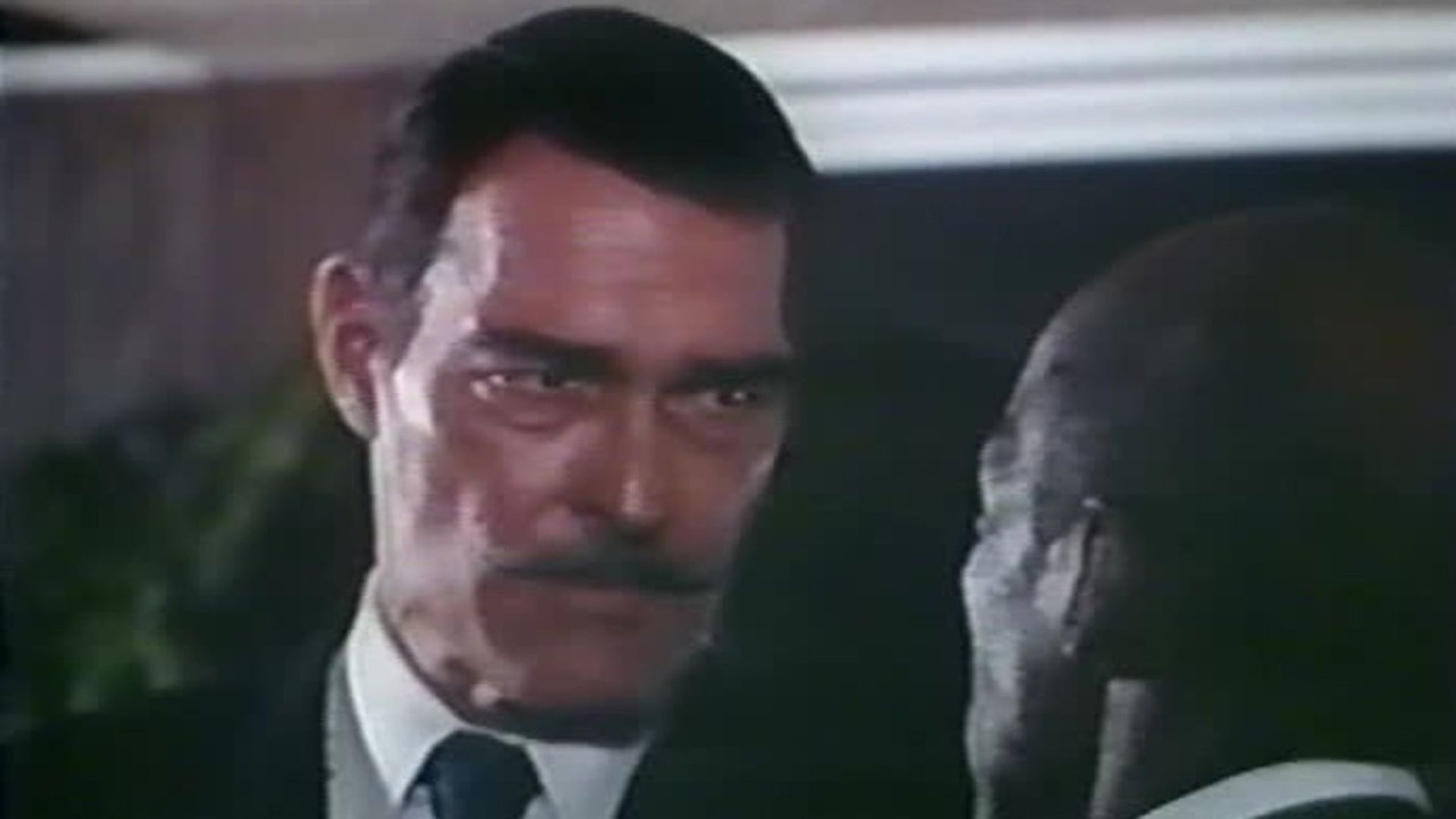 Fugitive Lovers background