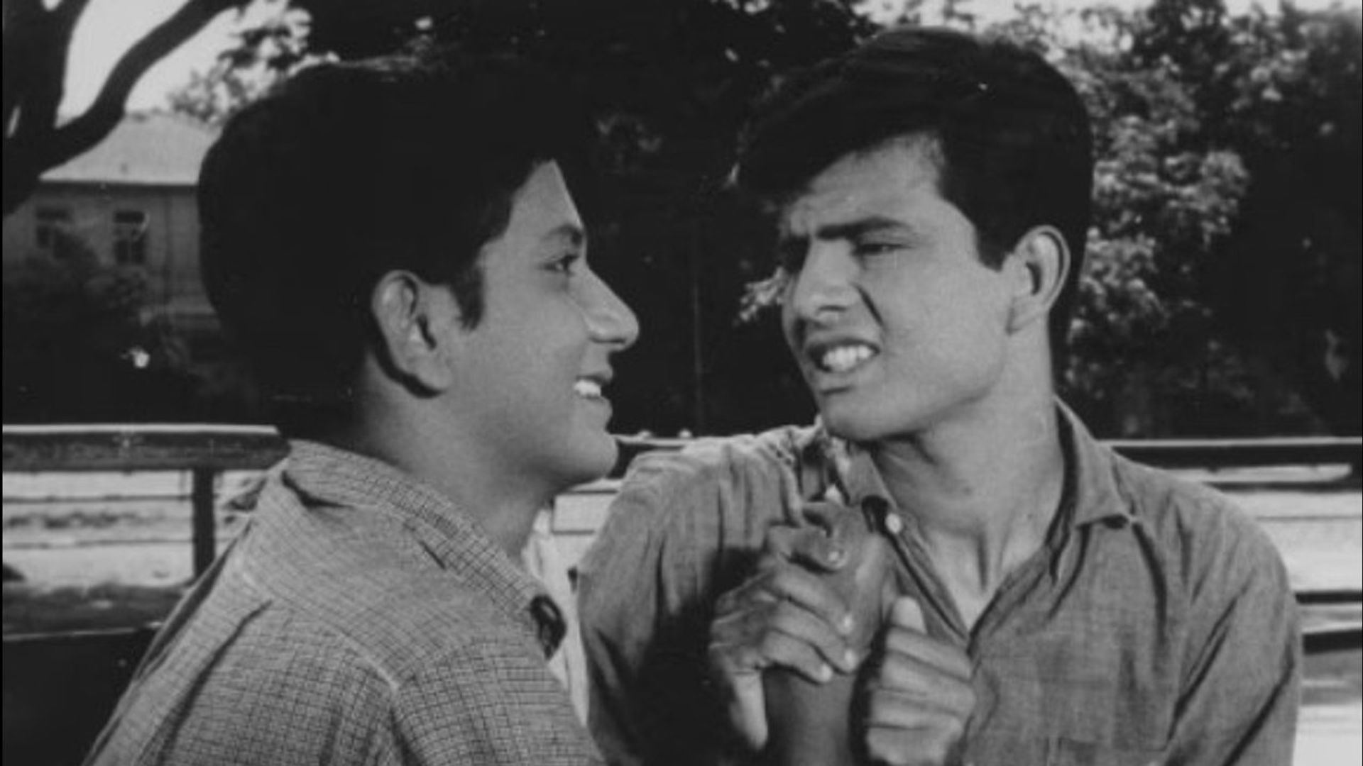 Dosti background