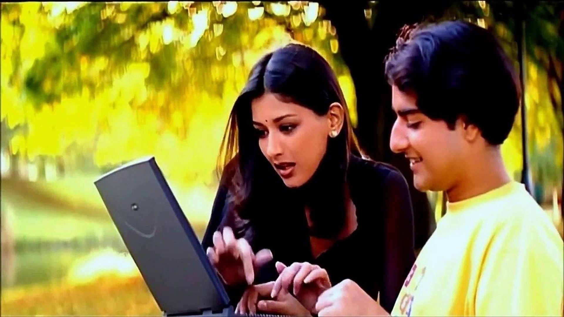 Kadhalar Dinam background
