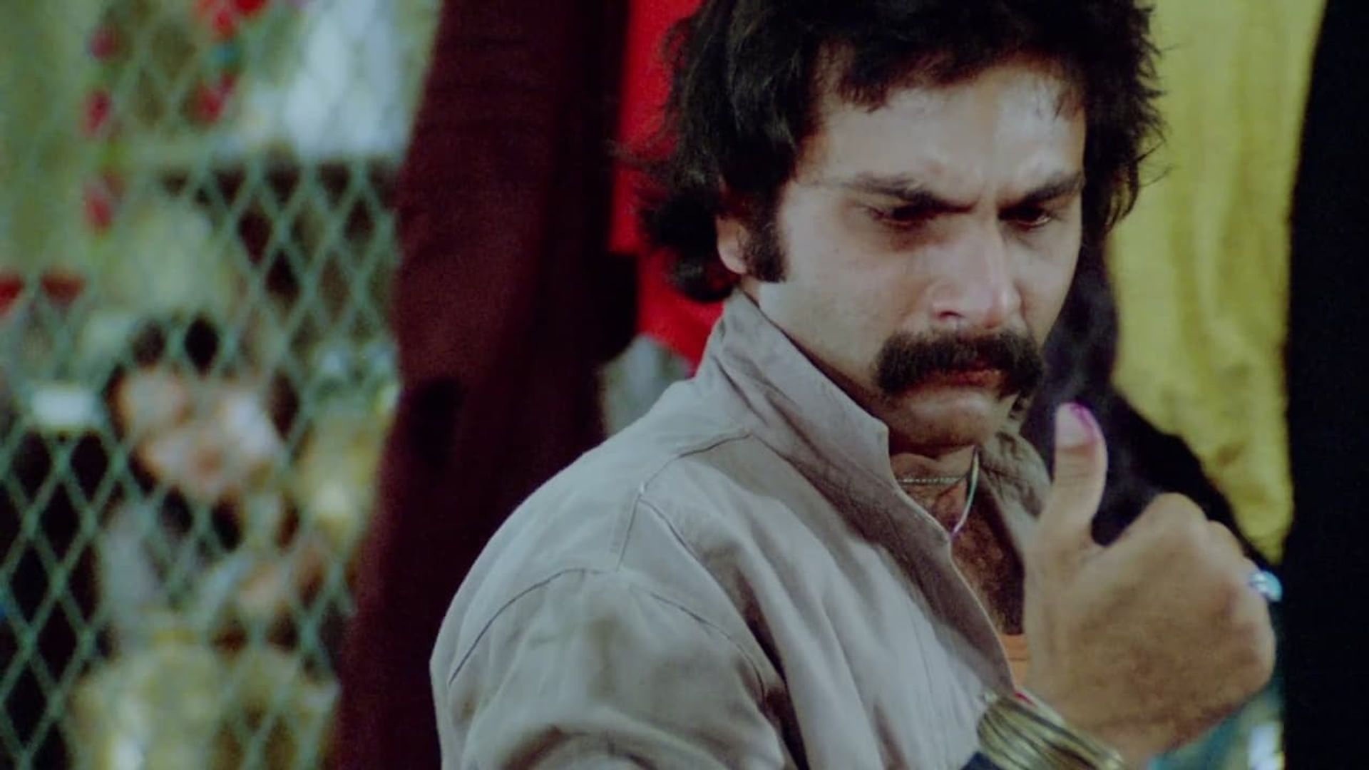 Salim Langde Pe Mat Ro background