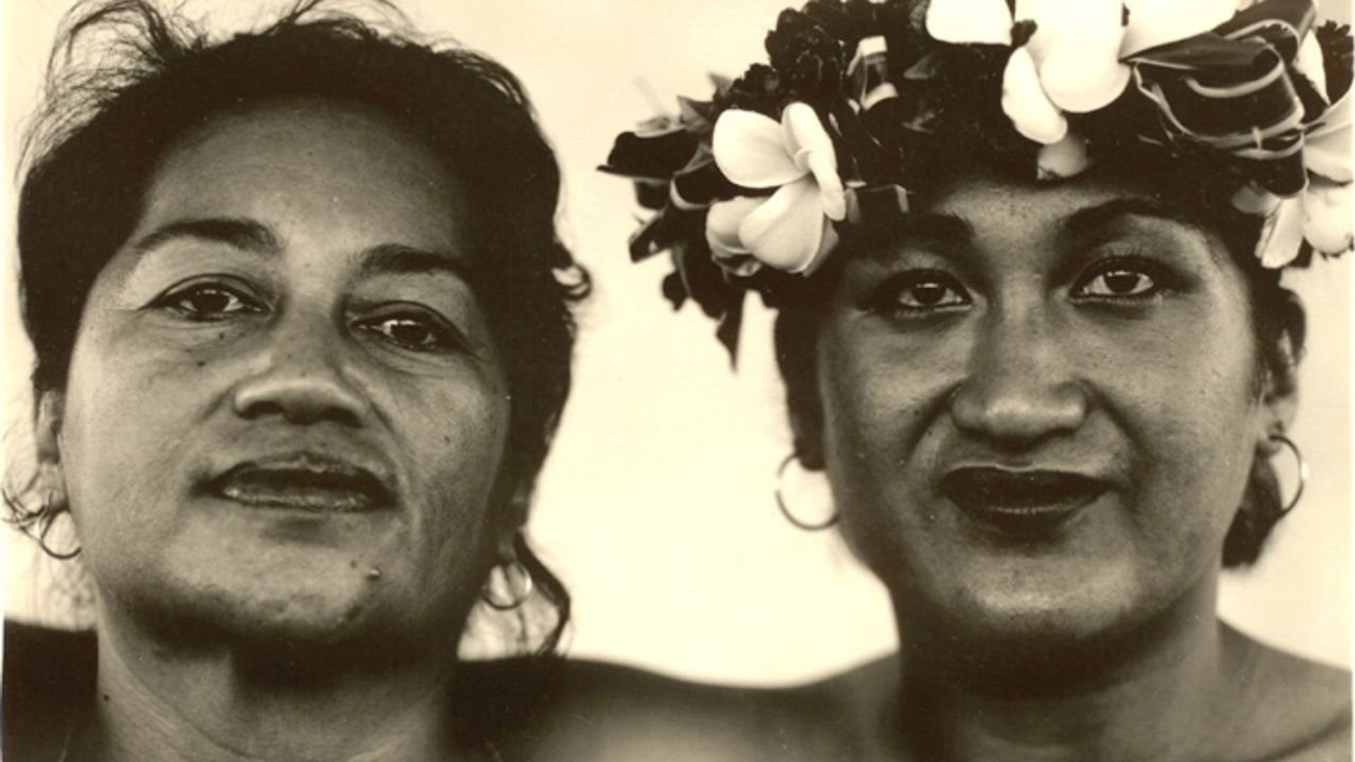 Paradise Bent: Boys Will Be Girls in Samoa background