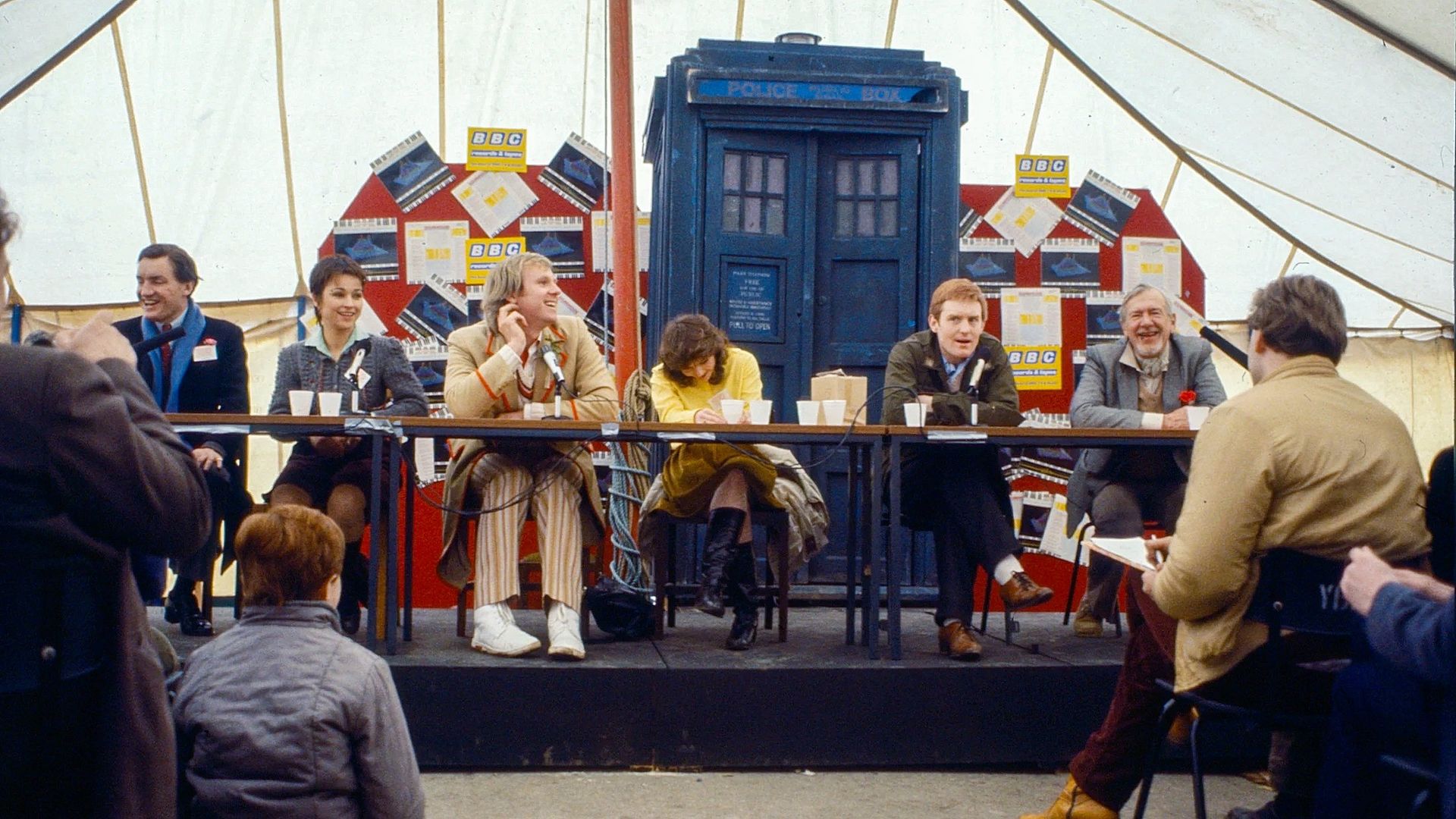 Longleat 83: The Greatest Show in the Galaxy background