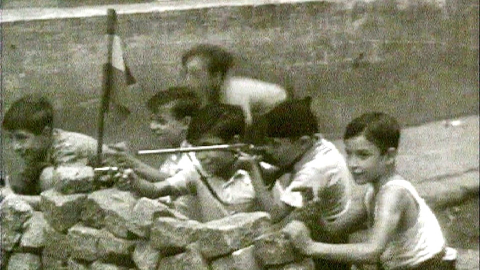 El Perro Negro: Stories from the Spanish Civil War background