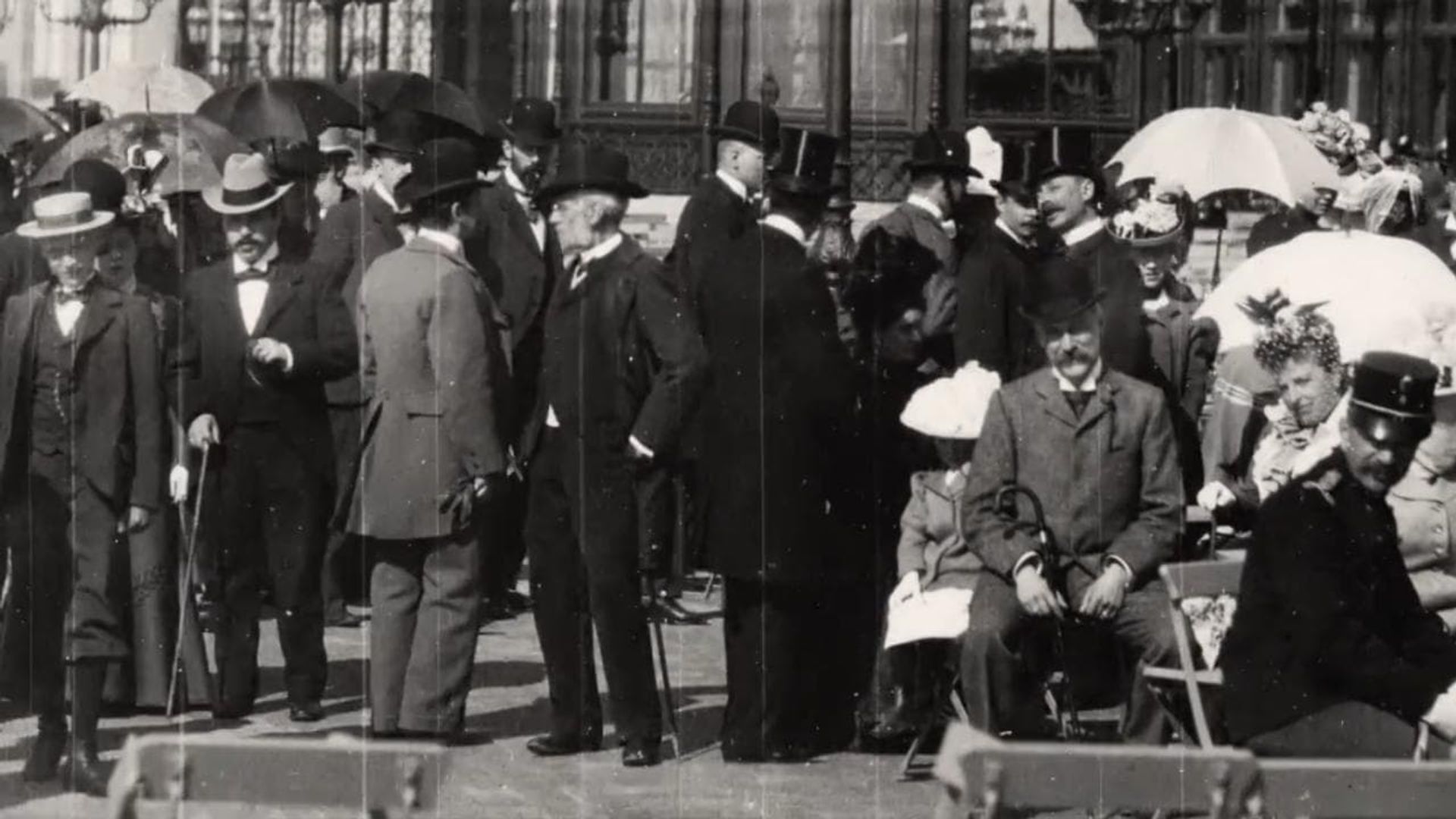 The Brilliant Biograph: Earliest Moving Images of Europe (1897-1902) background