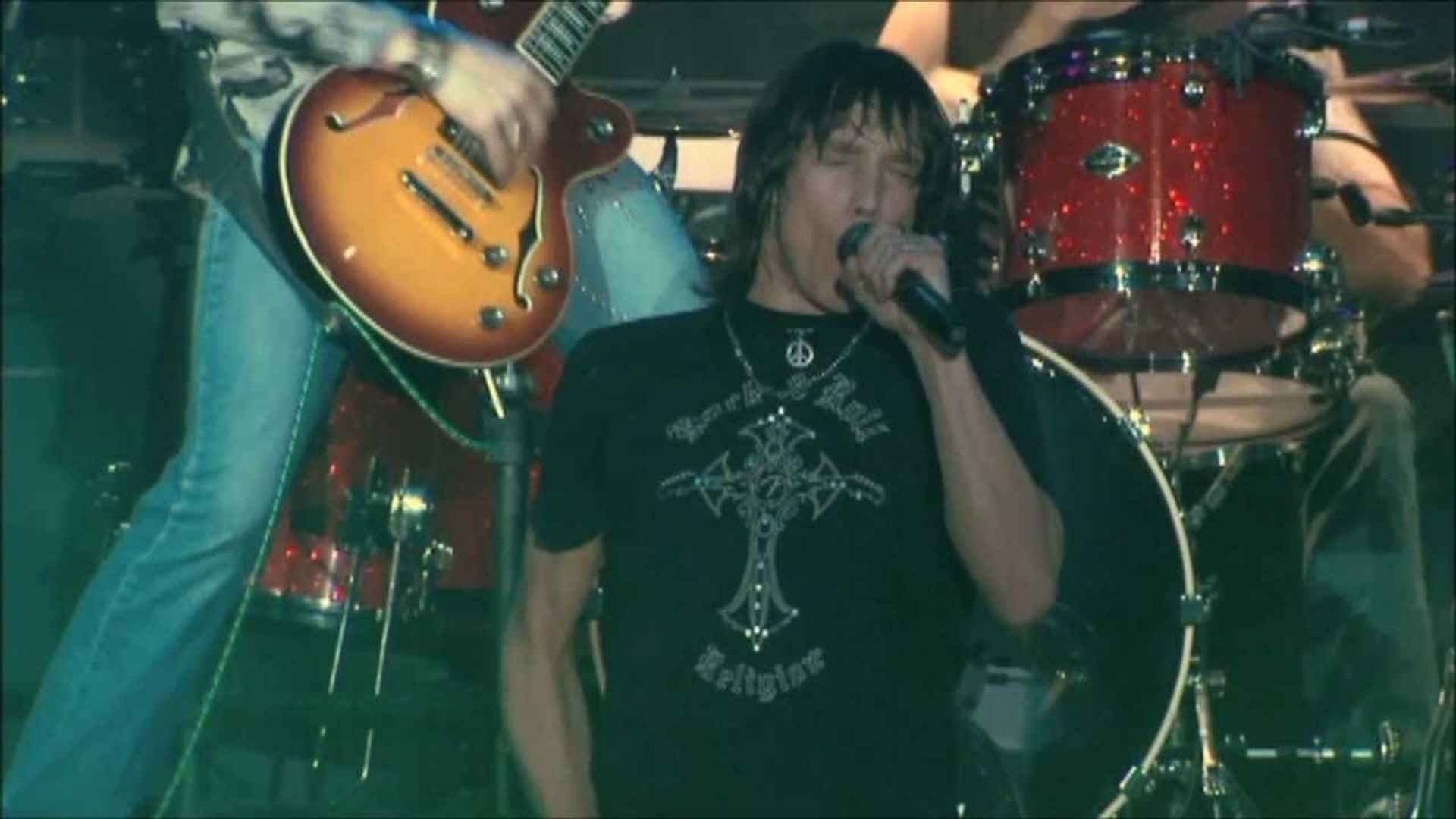 Tesla: Comin' Atcha Live! 2008 background