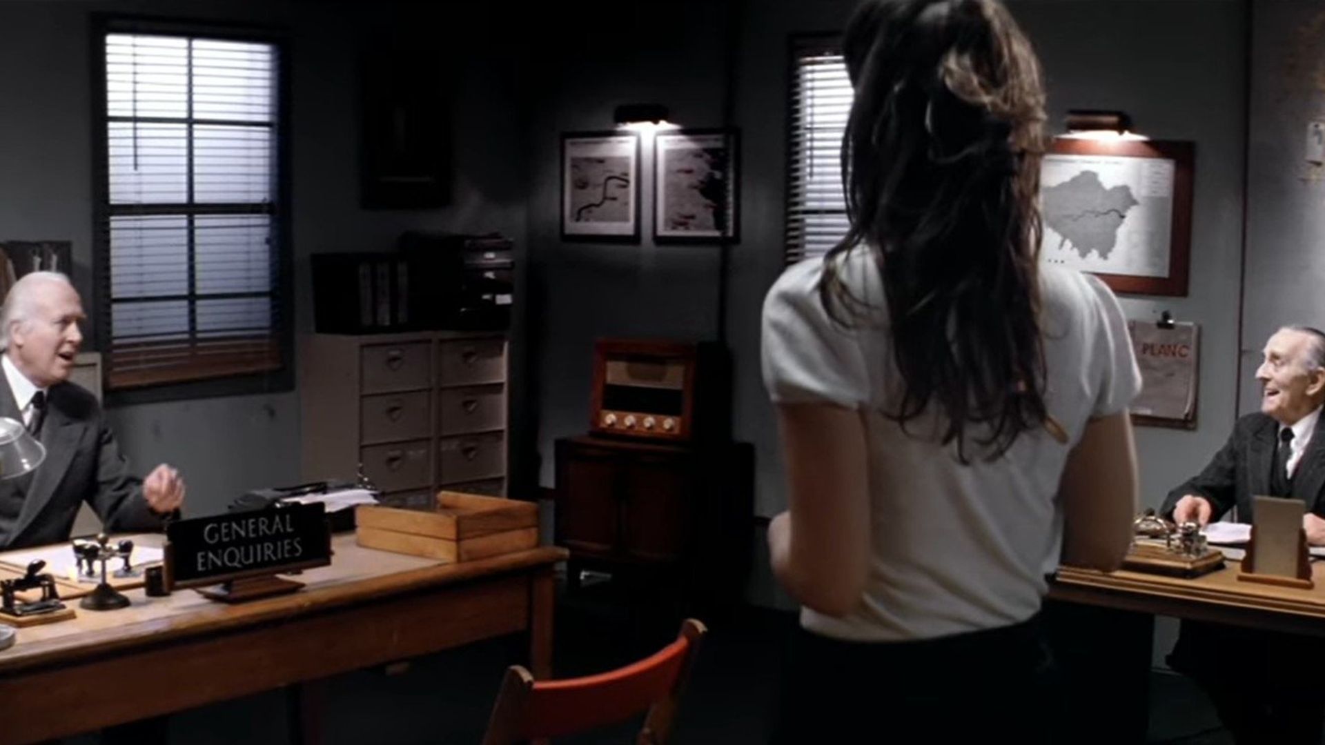 Waiting for Gorgo background