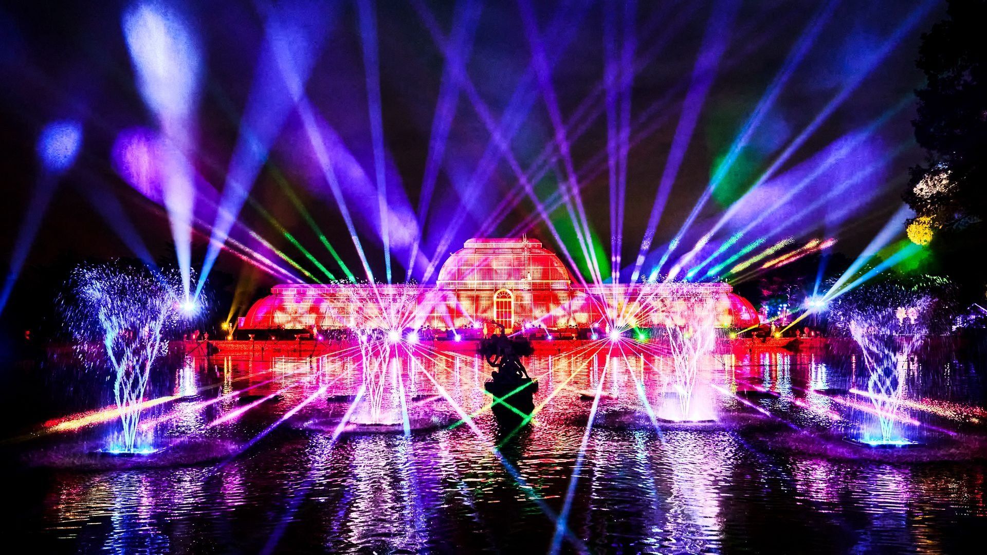 Kew Gardens: A Year in Bloom background