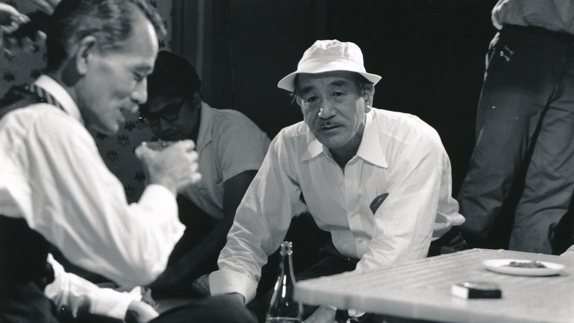 The Ozu Diaries background