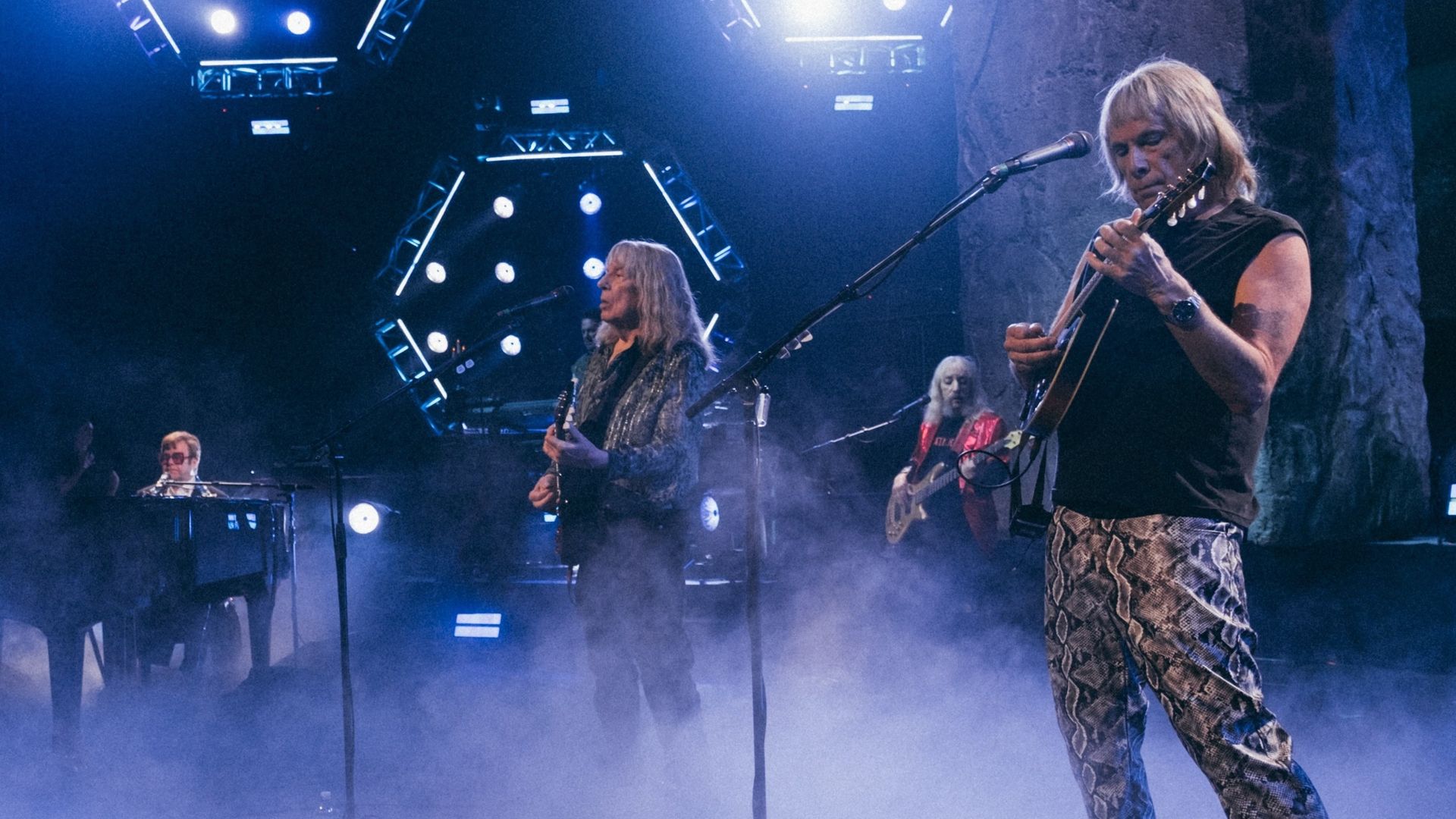 Spinal Tap II: The End Continues background