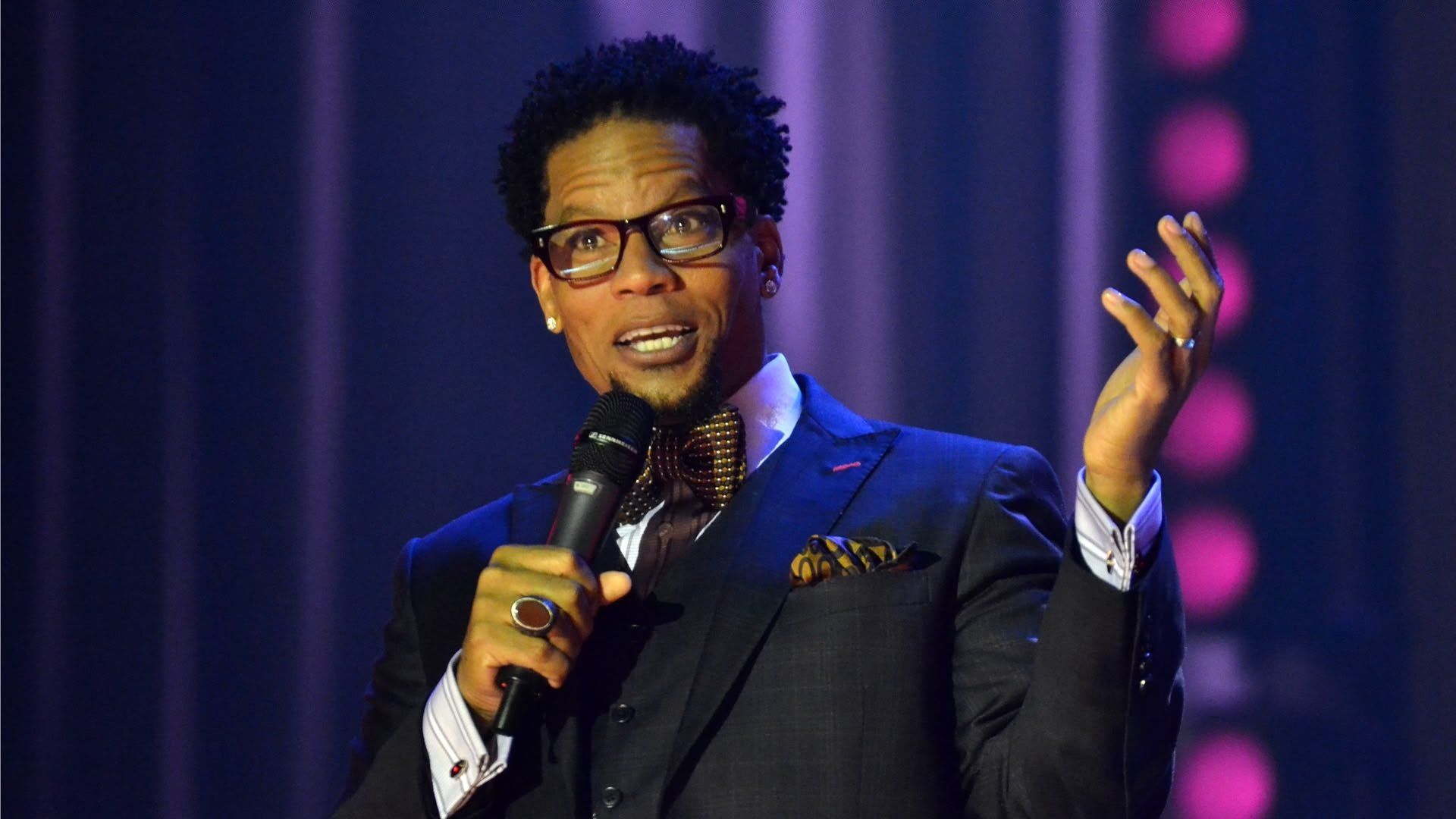 D.L. Hughley: Reset background