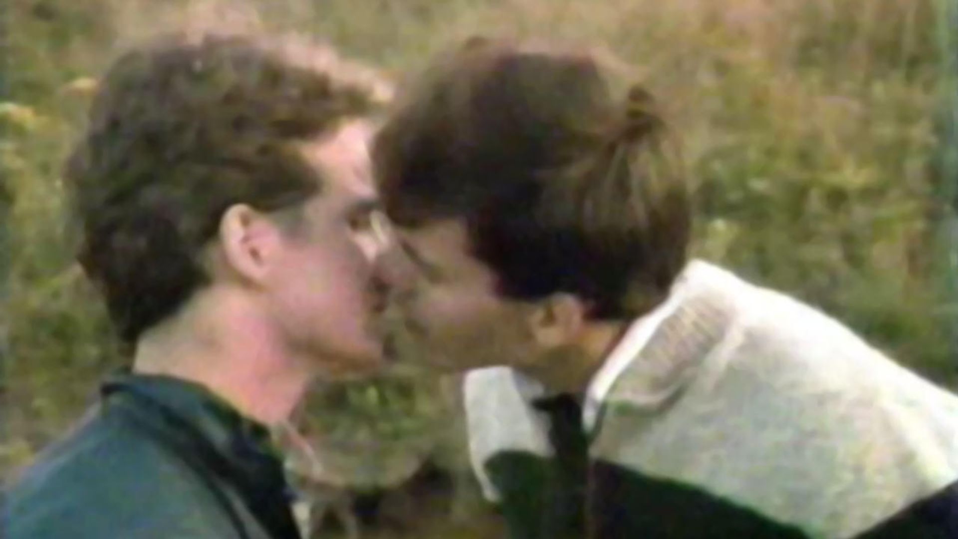 Summer Kiss background