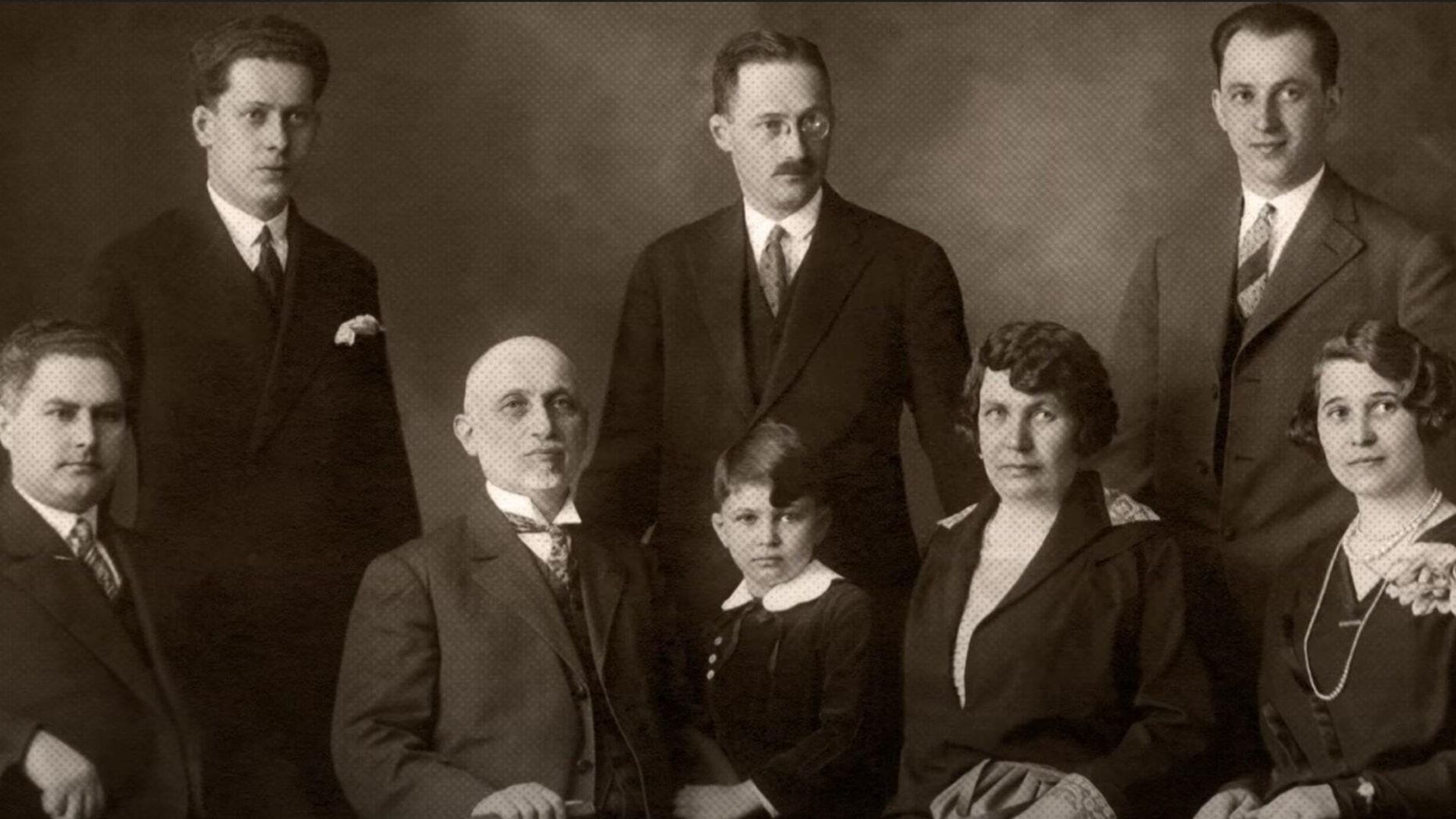 An Unknown Country: The Jewish Exiles of Ecuador background