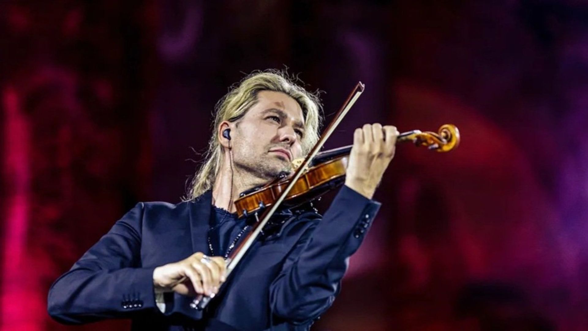 David Garrett in concert - Auf dem antiken Theater in Taormina auf Sizilien background
