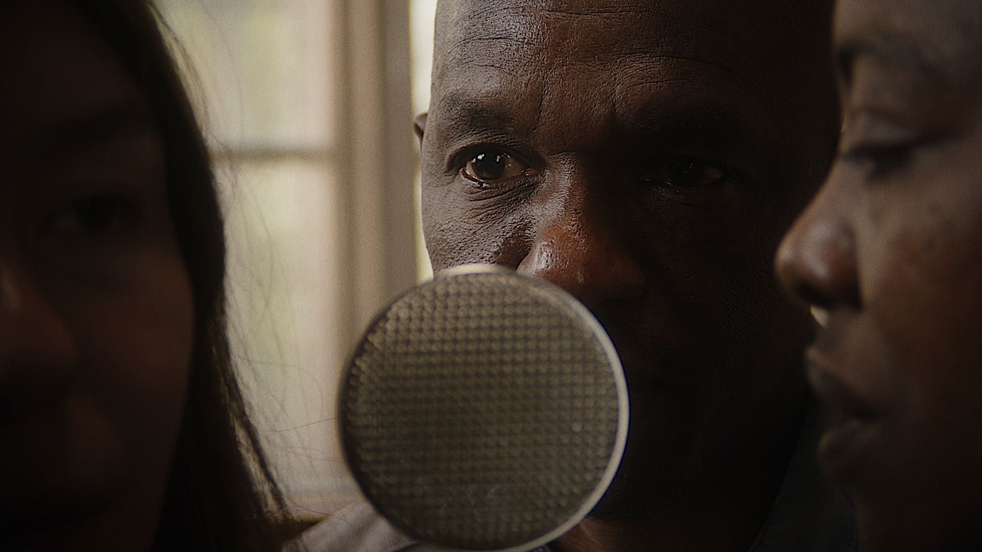 hold on to her background