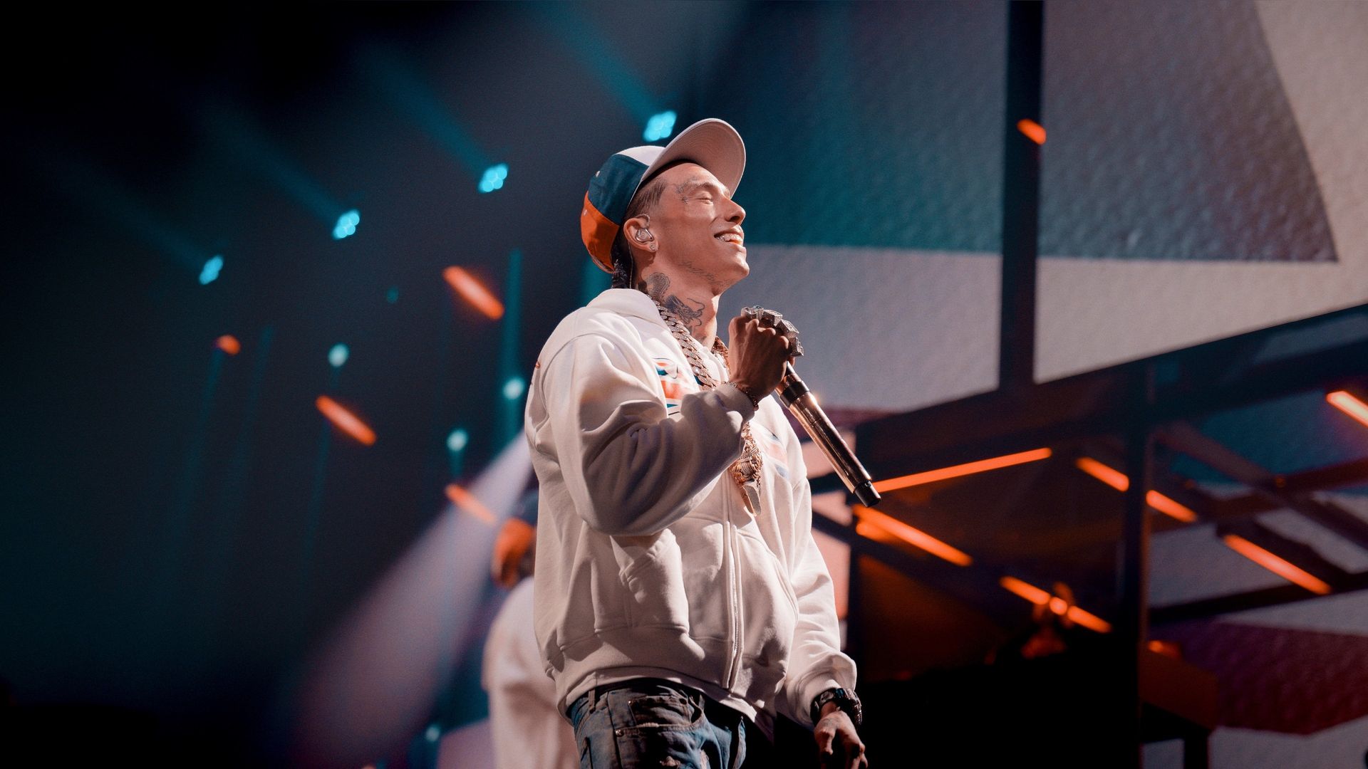 Apple Music Live: Central Cee background