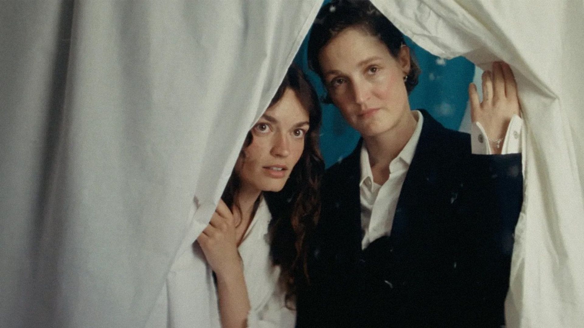 Hotel Fantasma background