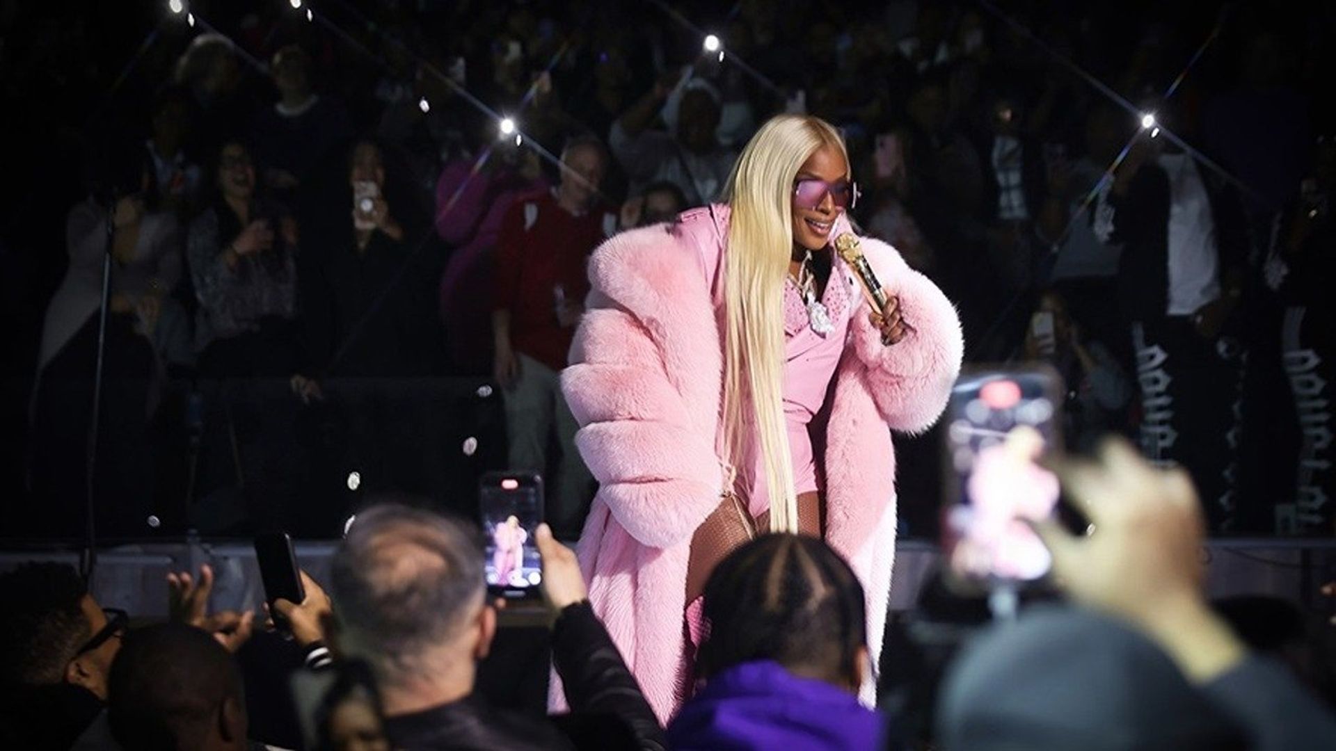 Mary J. Blige: For My Fans background