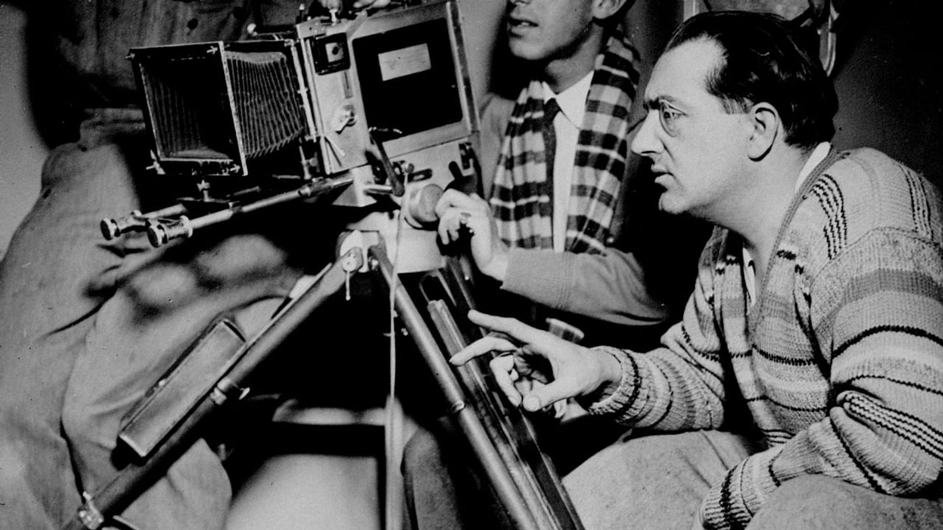 From Caligari to Hitler: German Cinema in the Age of the Masses background