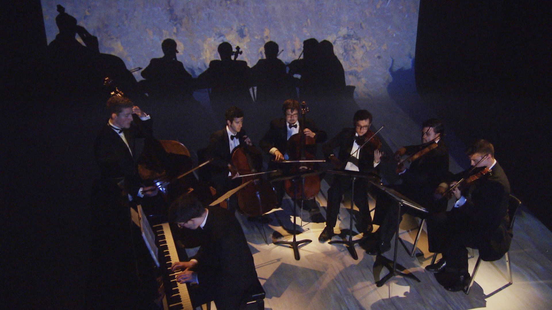 Titanic: Band of Courage background