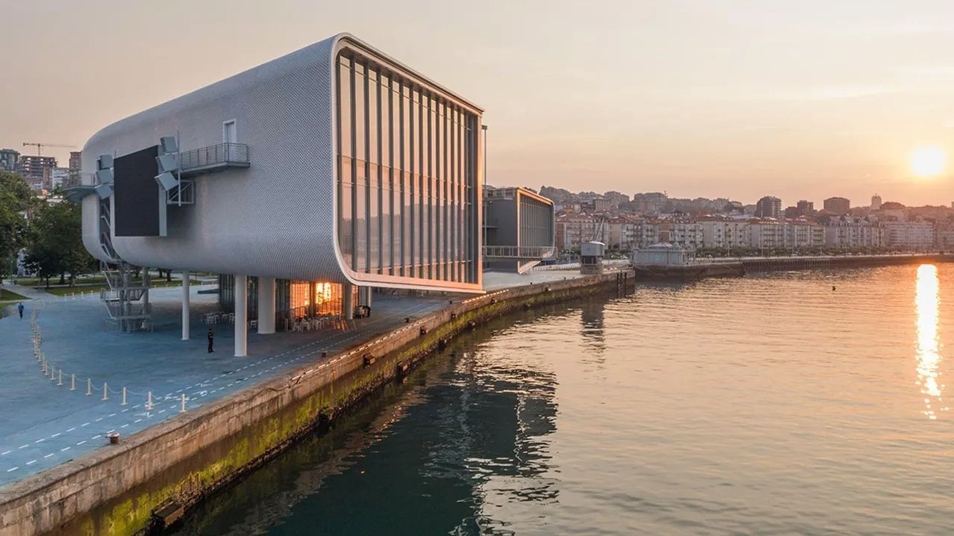 Renzo Piano: An Architect for Santander background