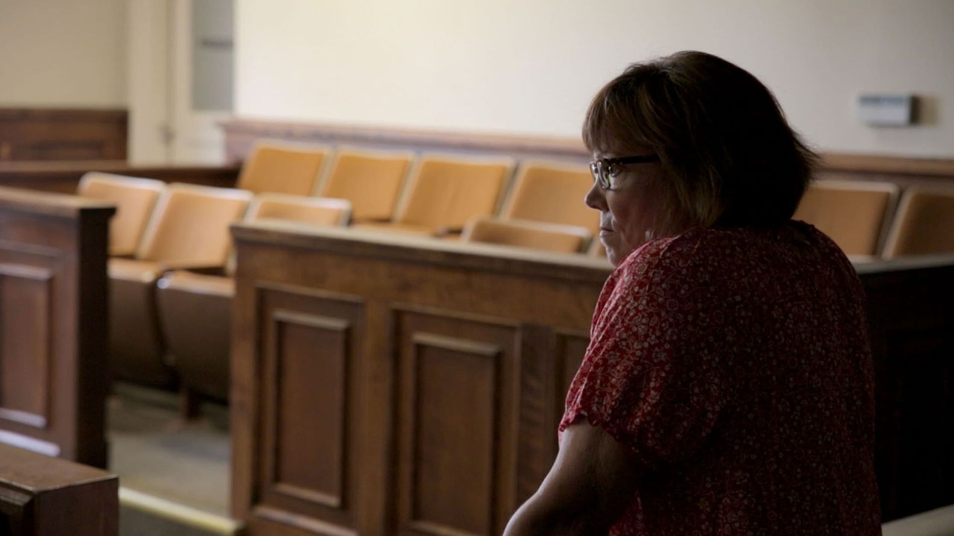 Lindy Lou, Juror Number 2 background
