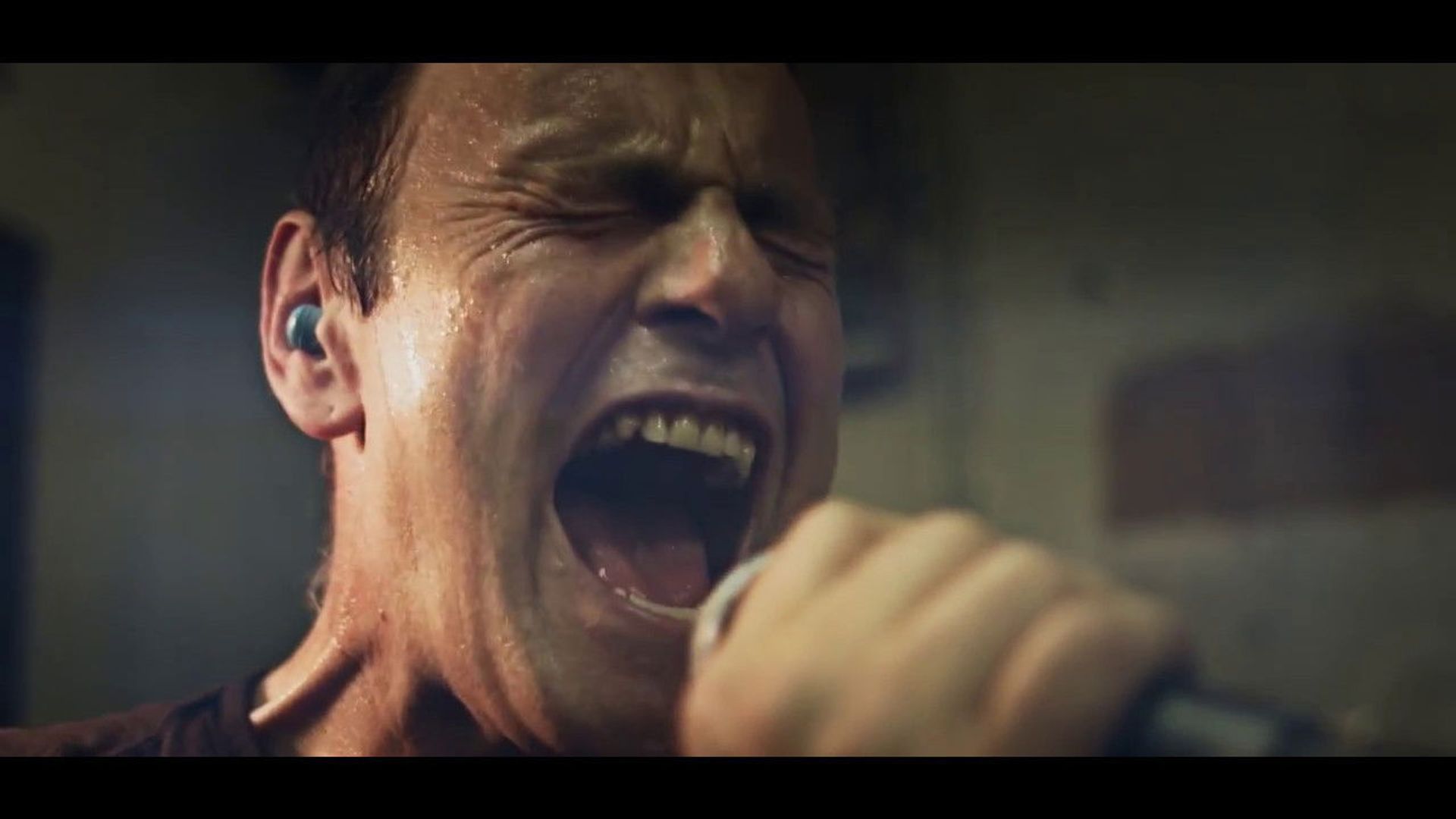 The Man Who Loves to Hurt Himself background