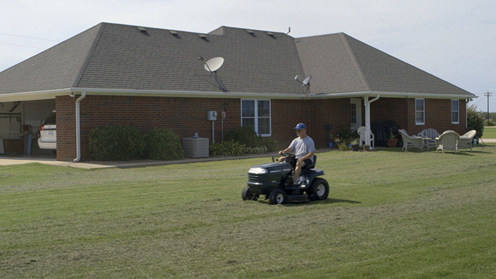 The Right Kind of Love background