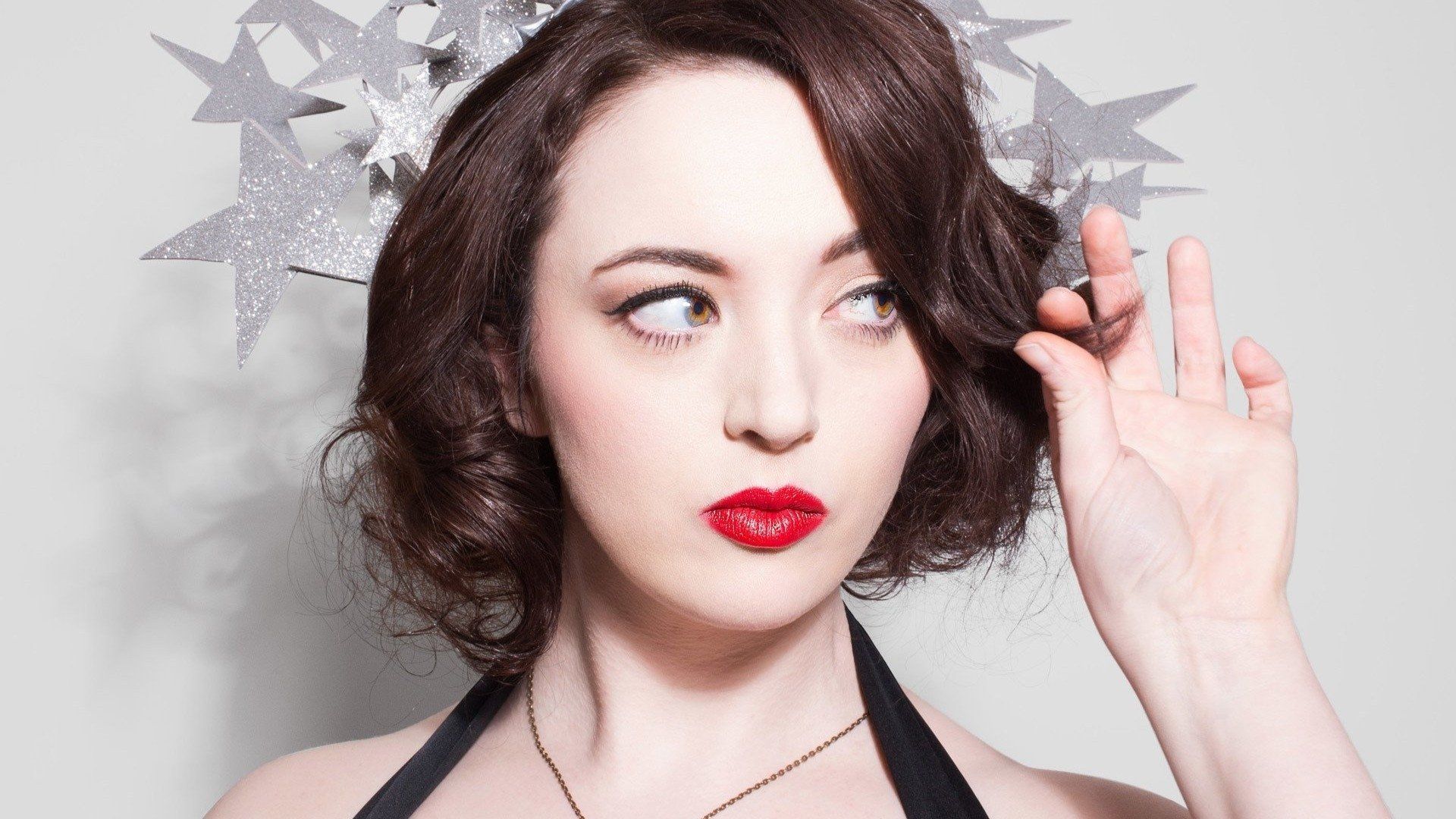Male Comedienne background