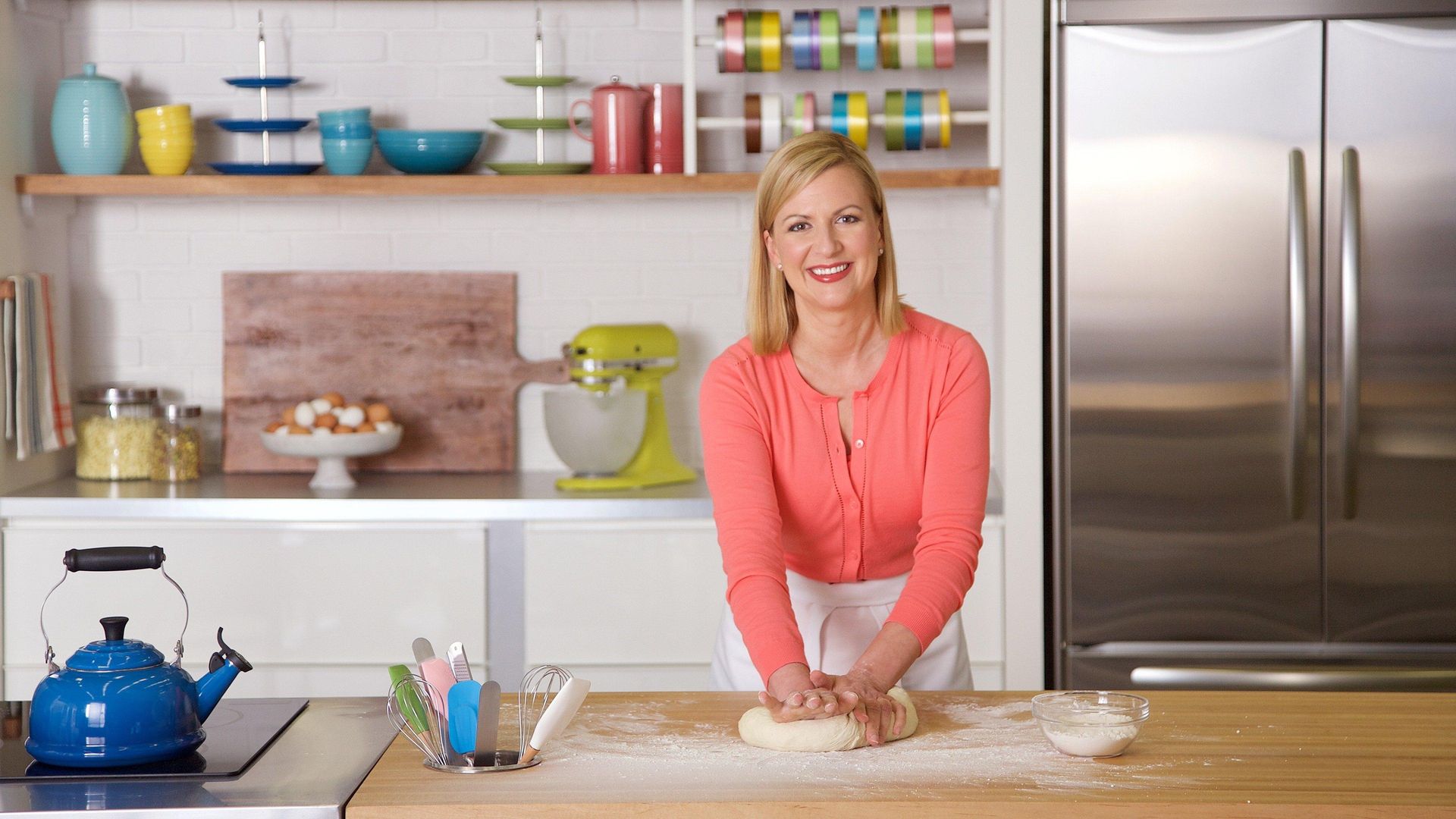 Bake with Anna Olson background