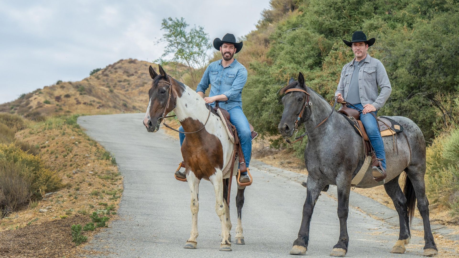 Chasing the West background