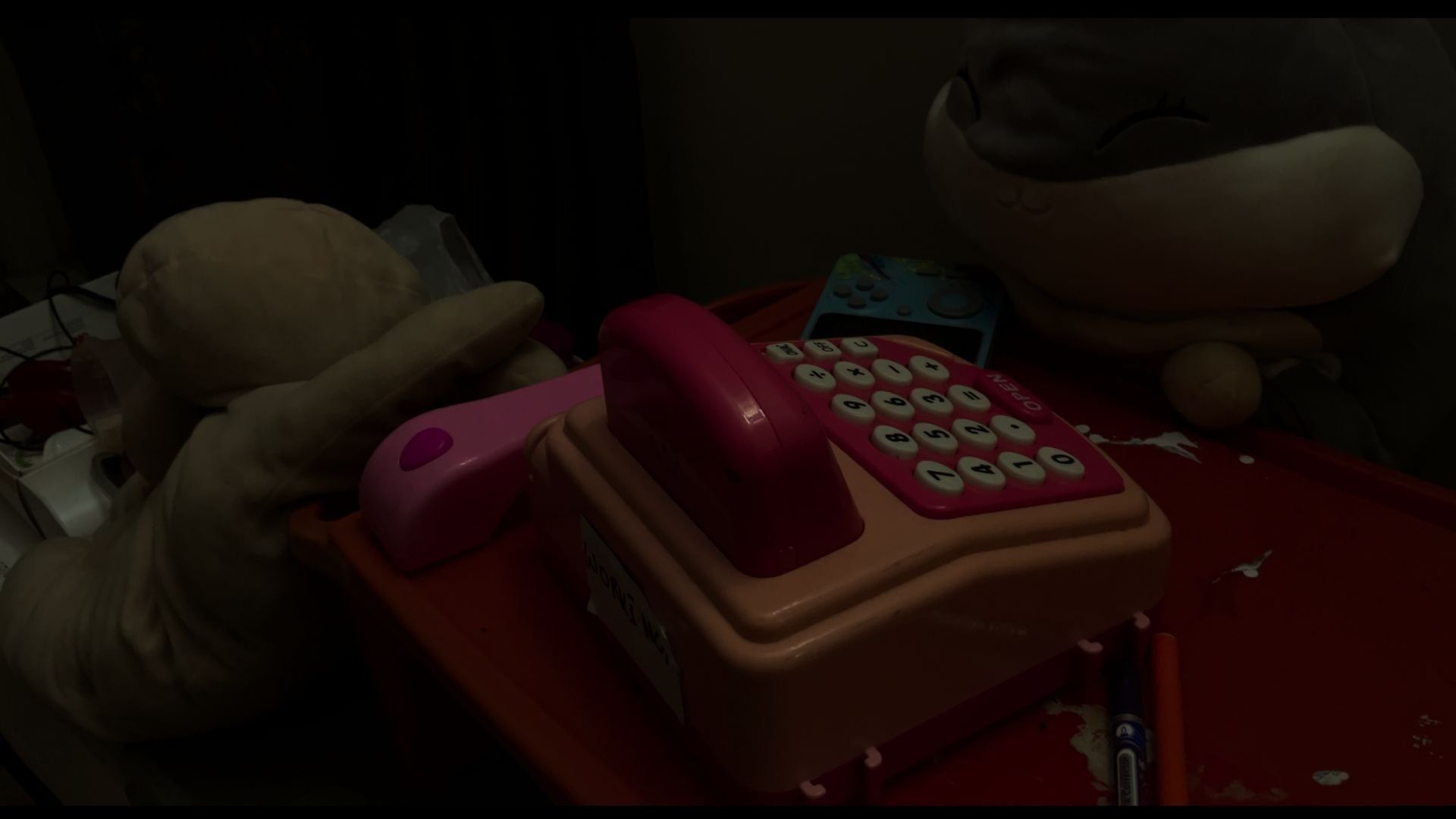 No King Stands Alone background