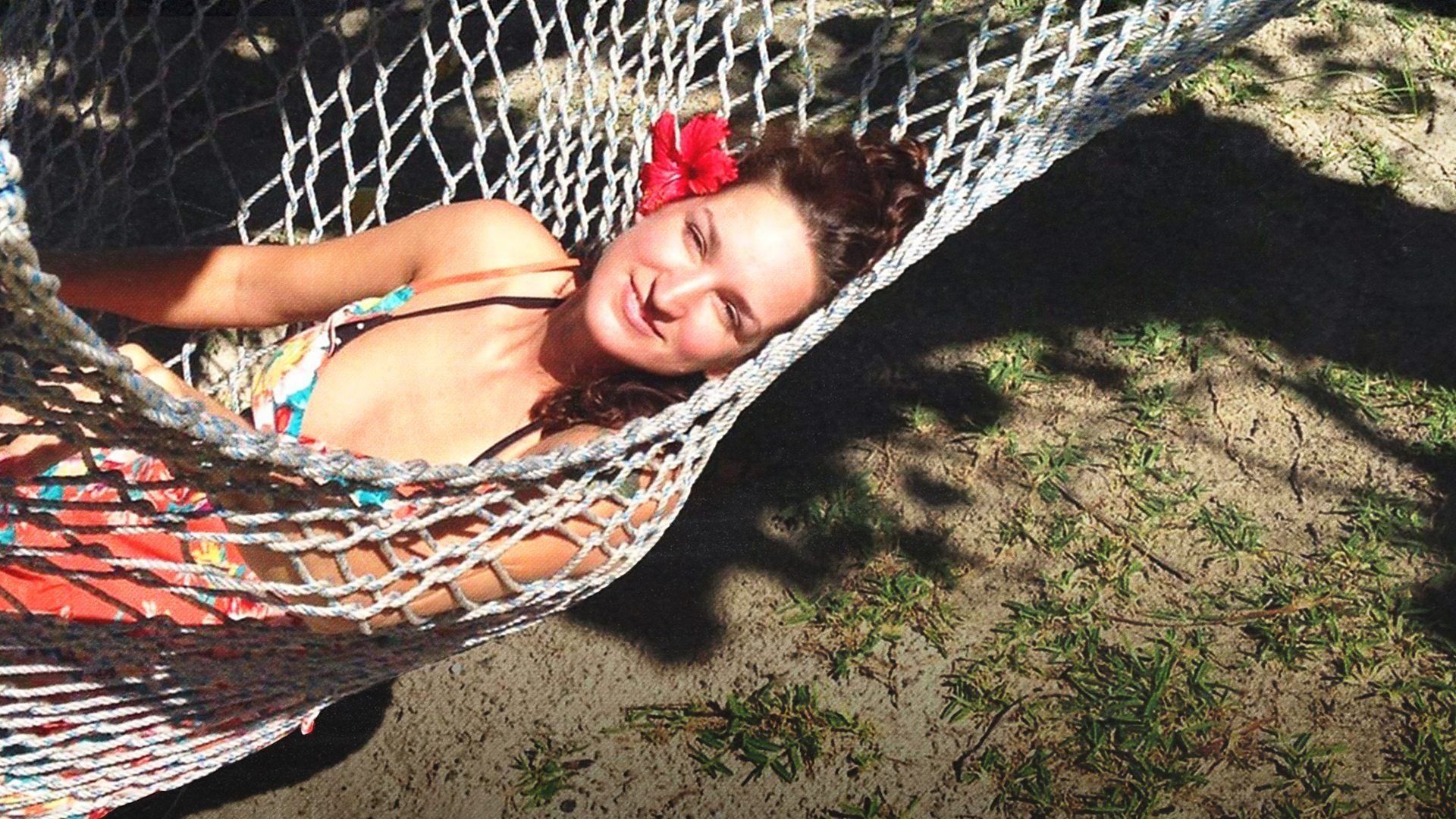Missing in Paradise: Searching for Sarn background