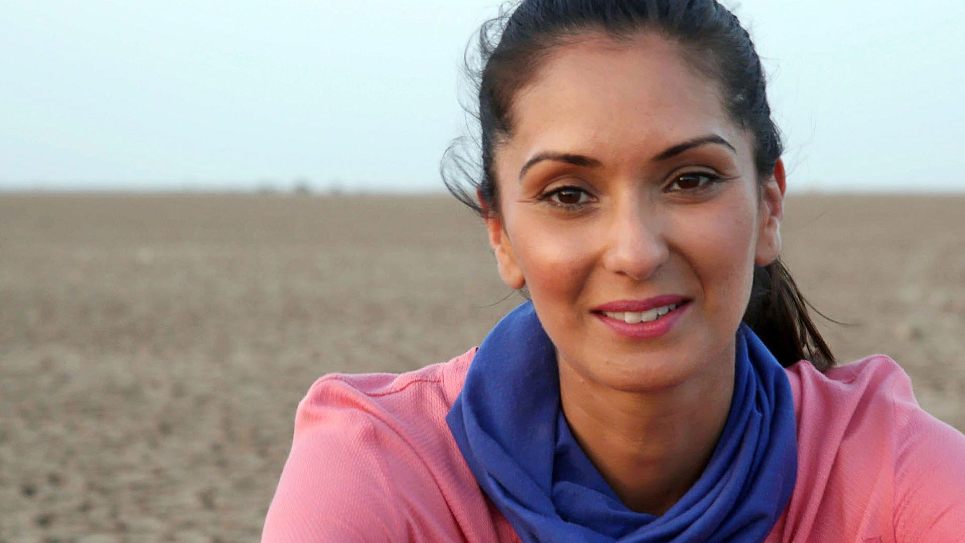 Dangerous Borders; A Journey across India & Pakistan background