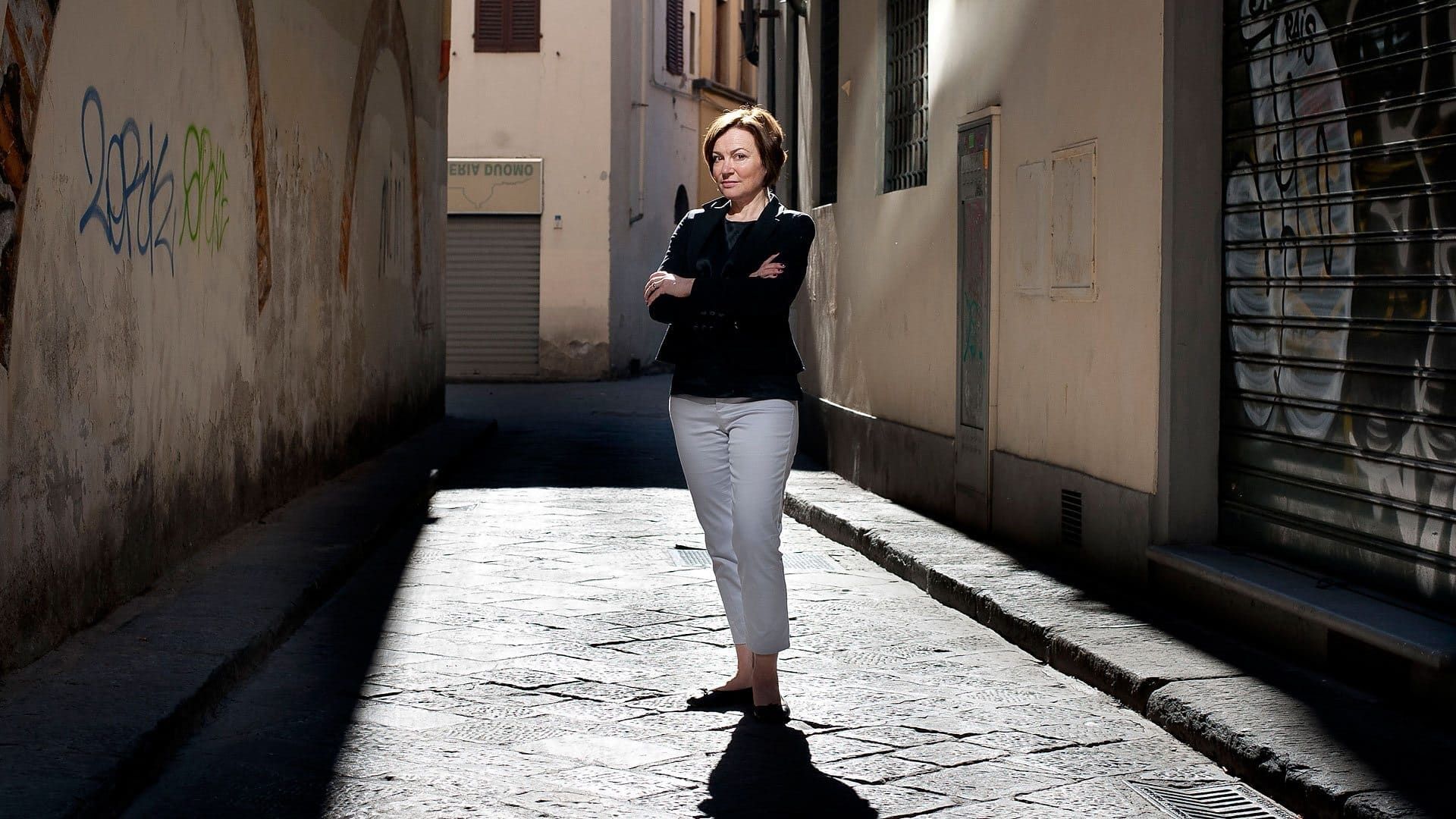 The Story of Women and Art background