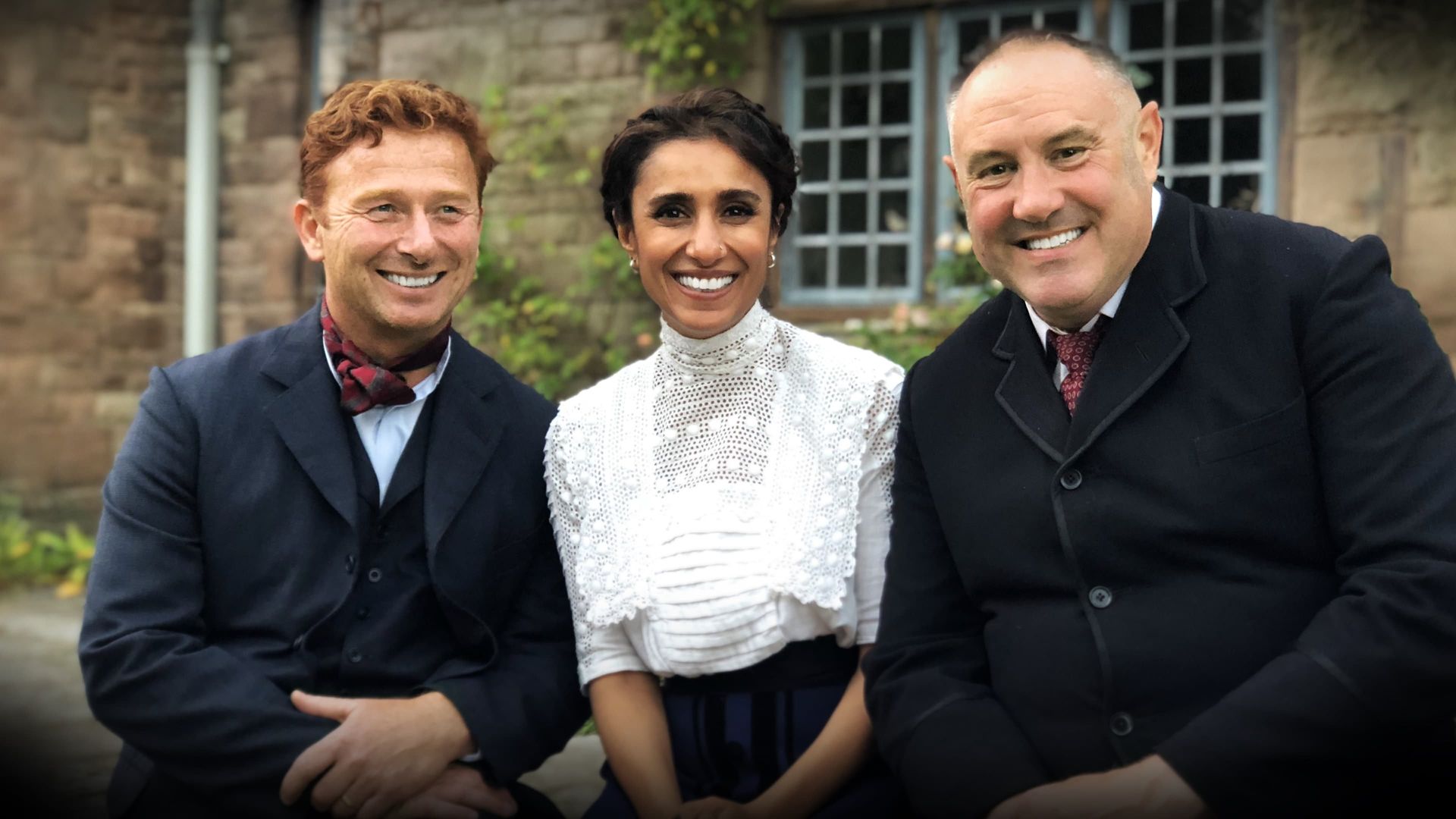 The Victorian House of Arts and Crafts background