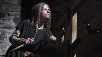 Episode 9 The Bernadette Maneuver / Cynllwyn Bernadette