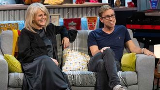 Episode 1 Russell Howard / Sally Lindsay