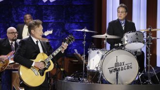Episode 122 Zach Braff, Bear Grylls, Tony Bennett