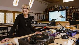 Episode 2 On Bass... Tina Weymouth!