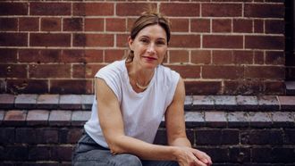 Episode 22 Making a Scene - Claudia Karvan