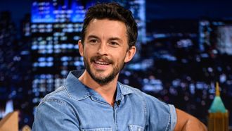 Episode 130 Jonathan Bailey/Abby Elliott/Brandy & Monica/Michael Ruhlman