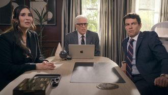 A Man on the Inside - Season 2 Episode 4